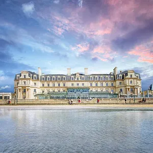 Grand Des Thermes 5*, Saint-Malo Frankreich